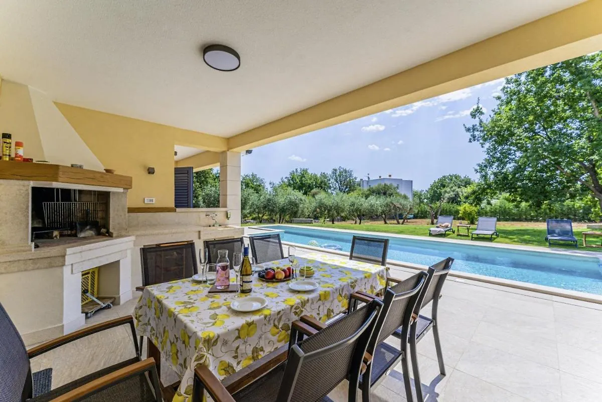 Villa Vera In Liznjan - Haus Fuer 8 Personen