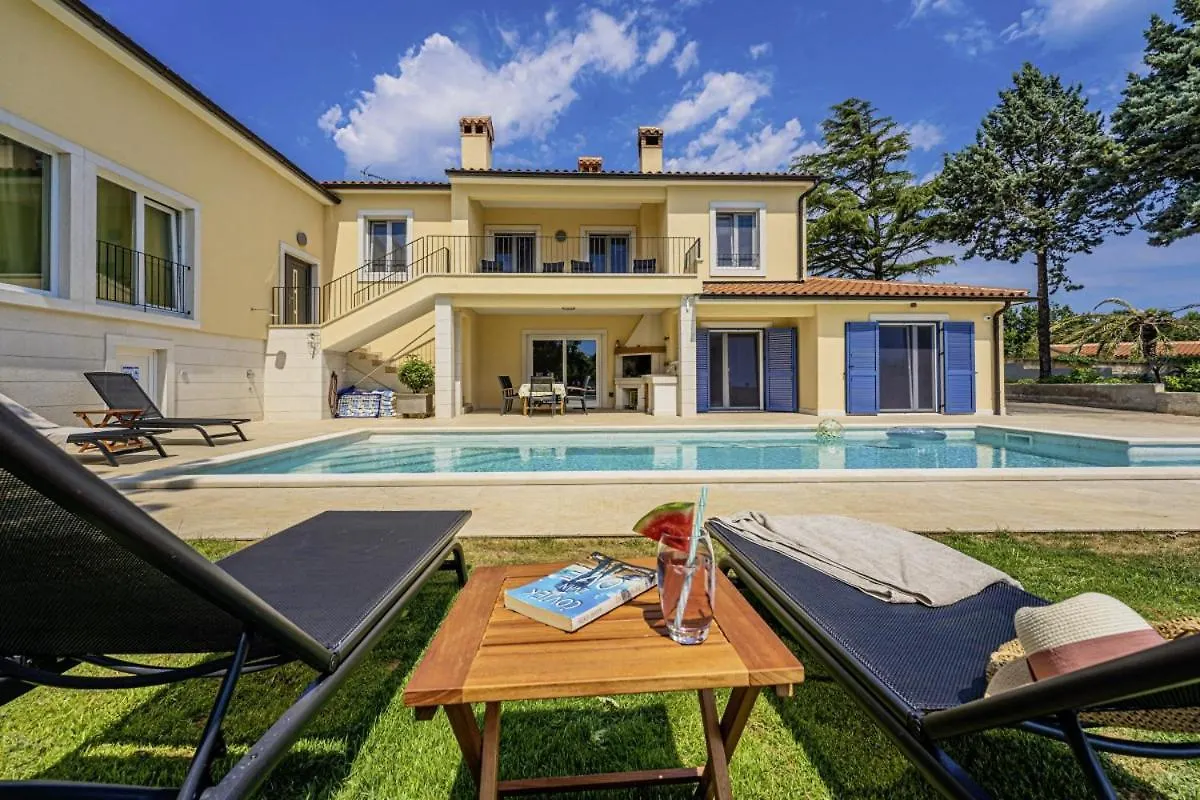 Villa Vera In Liznjan - Haus Fuer 8 Personen 0*,  Croatia