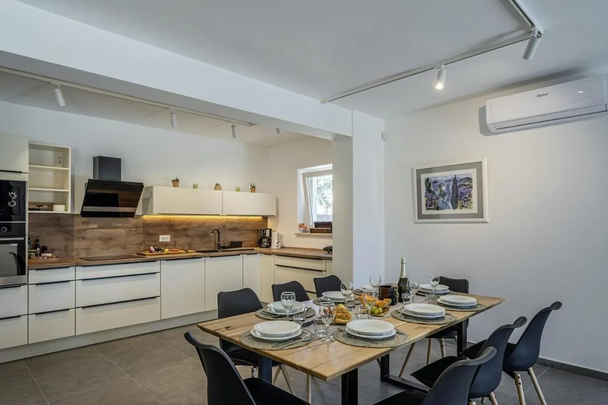 Villa Vera In Liznjan - Haus Fuer 8 Personen Croatia