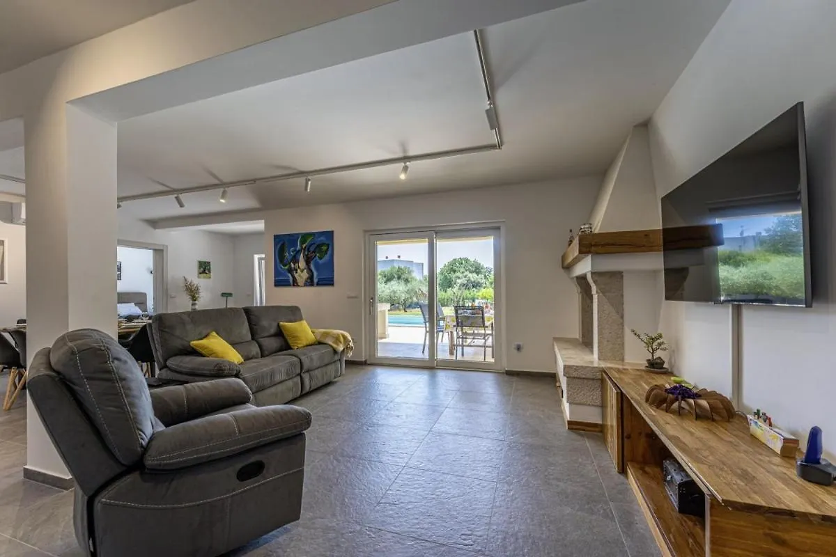 Villa Vera In Liznjan - Haus Fuer 8 Personen