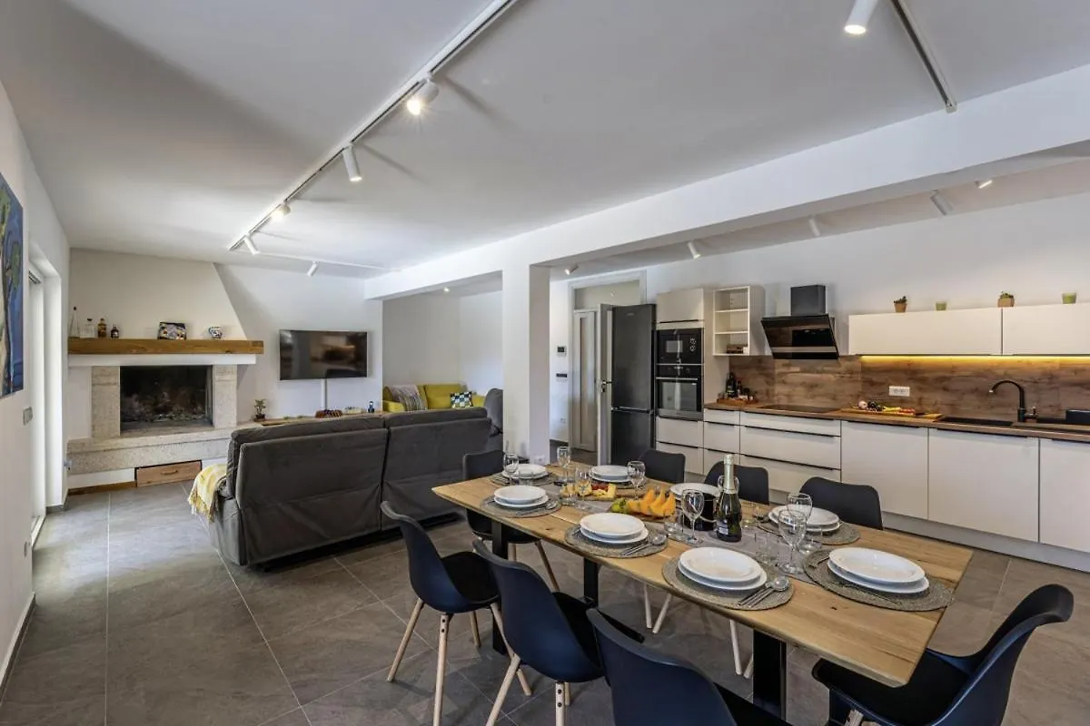 Villa Vera In Liznjan - Haus Fuer 8 Personen